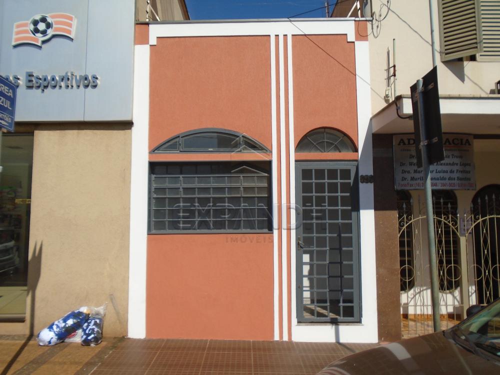 Alugar Casas / Padrão em Sertãozinho R$ 1.800,00 - Foto 1