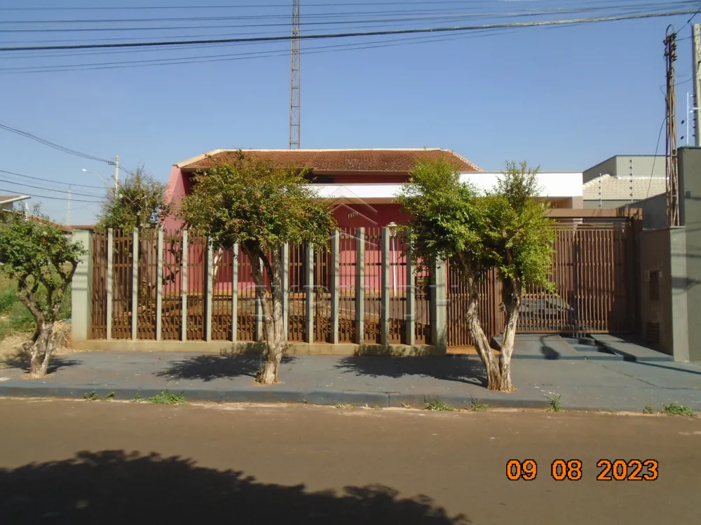Alugar Casas / Padrão em Sertãozinho R$ 2.700,00 - Foto 1