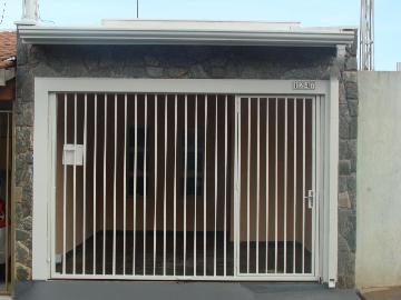 Alugar Casas / Padrão em Sertãozinho. apenas R$ 910,00