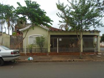 Alugar Casas / Padrão em Sertãozinho. apenas R$ 250.000,00