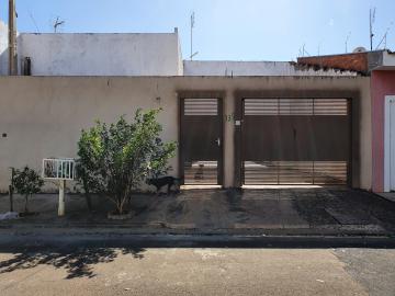 Alugar Casas / Padrão em Sertãozinho. apenas R$ 230.000,00