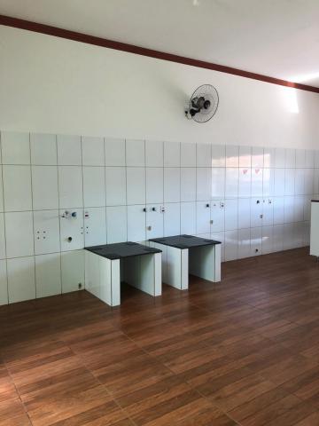 Comerciais / Salão em Sertãozinho Alugar por R$1.100,00 Comerciais / Salão em Sertãozinho Alugar por R$1.100,00