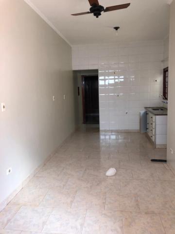 Casas / Padrão em Sertãozinho Alugar por R$1.000,00 Casas / Padrão em Sertãozinho Alugar por R$1.000,00