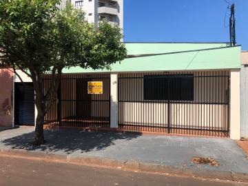 Alugar Casas / Padrão em Sertãozinho. apenas R$ 1.150,00