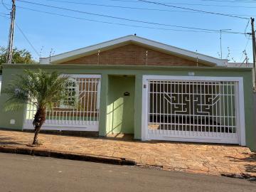 Alugar Casas / Padrão em Sertãozinho. apenas R$ 2.000,00