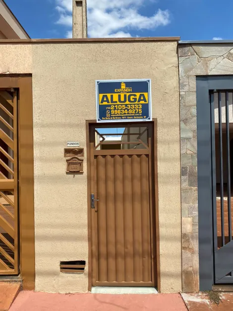 Alugar Casas / Padrão em Sertãozinho. apenas R$ 1.000,00