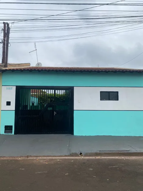 Alugar Casas / Padrão em Sertãozinho. apenas R$ 1.300,00
