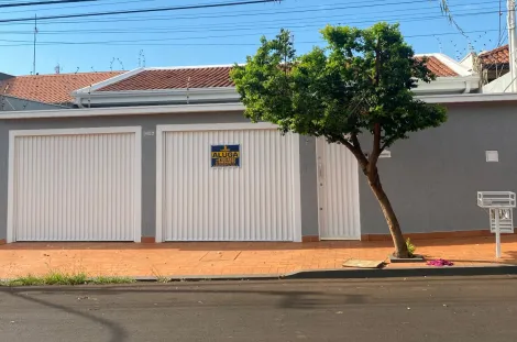 Alugar Casas / Padrão em Sertãozinho. apenas R$ 2.400,00